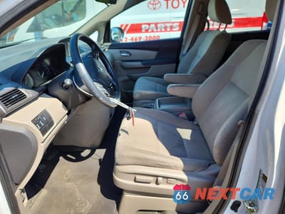 Zdjęcie 7 z 14 samochodu: 2017 HONDA ODYSSEY SE VIN:5FNRL5H38HB024005 - miniatura