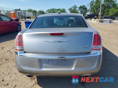 Zdjęcie 6 z 12 samochodu: 2014 CHRYSLER 300 VIN:2C3CCAAG8EH336072 - miniatura