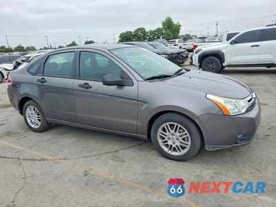 Czwarte zdjęcie samochodu z boku: 2010 FORD FOCUS SE VIN:1FAHP3FNXAW121657 - miniatura