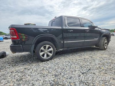 Trzecie zdjęcie samochodu z tyłu: 2019 RAM 1500 LIMITED VIN:1C6RREHT6KN860412 - miniatura