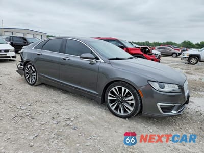 Czwarte zdjęcie samochodu z boku: 2019 LINCOLN MKZ RESERVE II VIN:3LN6L5E9XKR621251 - miniatura