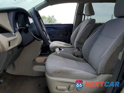 Zdjęcie 7 z 14 samochodu: 2019 TOYOTA SIENNA LE VIN:5TDKZ3DC7KS970495 - miniatura