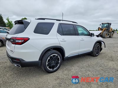 Trzecie zdjęcie samochodu z tyłu: 2026 HONDA PILOT TOURING VIN:5FNYG1H73TB016799 - miniatura