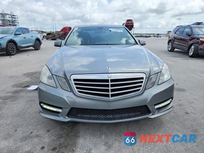 Piąte zdjęcie samochodu w środku: 2012 MERCEDES-BENZ E 350 4MATIC VIN:WDDHF8JB3CA606154 - miniatura