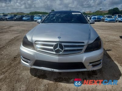 Piąte zdjęcie samochodu w środku: 2012 MERCEDES-BENZ C 250 VIN:WDDGJ4HB0CF765726 - miniatura