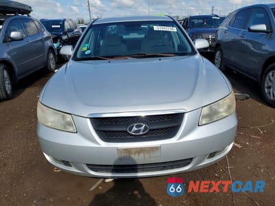 Piąte zdjęcie samochodu w środku: 2006 HYUNDAI SONATA GLS VIN:KMHEU46C46A106324 - miniatura