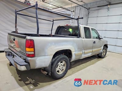 Trzecie zdjęcie samochodu z tyłu: 2002 CHEVROLET SILVERADO K1500 VIN:2GCEK19T221292650 - miniatura