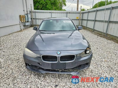 Piąte zdjęcie samochodu w środku: 2015 BMW 328 I SULEV VIN:WBA3C1C56FP852657 - miniatura
