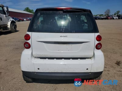 Zdjęcie 6 z 12 samochodu: 2012 SMART FORTWO PURE VIN:WMEEJ3BA1CK574384 - miniatura