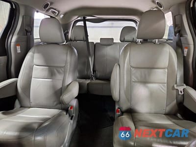 Zdjęcie 10 z 13 samochodu: 2015 TOYOTA SIENNA XLE 7-PASSENGER VIN:5TDDK3DC4FS105891 - miniatura