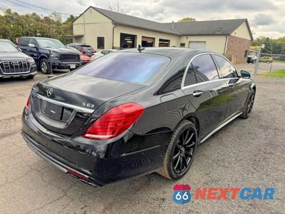 Trzecie zdjęcie samochodu z tyłu: 2017 MERCEDES-BENZ S 63 AMG VIN:WDDUG7JBXHA286408 - miniatura
