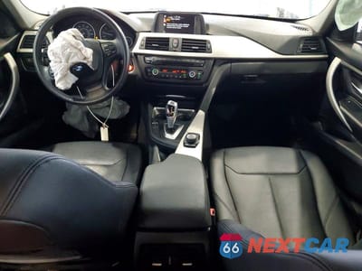 Zdjęcie 8 z 12 samochodu: 2015 BMW 320 I XDRIVE VIN:WBA3C3G50FNS75092 - miniatura