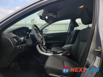 Zdjęcie 7 z 12 samochodu: 2017 HONDA ACCORD LX VIN:1HGCR2F30HA276475 - miniatura