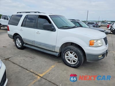 Czwarte zdjęcie samochodu z boku: 2005 FORD EXPEDITION XLT VIN:1FMPU15525LA29336 - miniatura