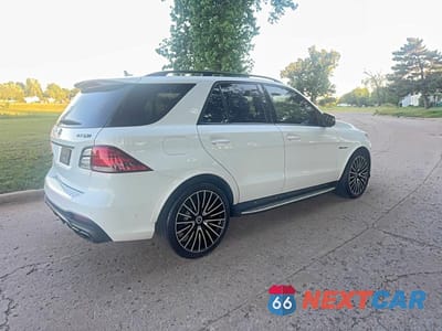 Czwarte zdjęcie samochodu z boku: 2016 MERCEDES-BENZ GLE 63 AMG-S 4MATIC VIN:4JGDA7FB4GA806164 - miniatura