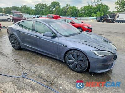 Czwarte zdjęcie samochodu z boku: 2023 TESLA MODEL S VIN:5YJSA1E50PF507279 - miniatura