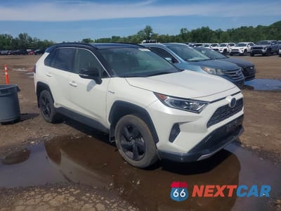 Czwarte zdjęcie samochodu z boku: 2020 TOYOTA RAV4 XSE VIN:JTMEWRFV4LJ039426 - miniatura