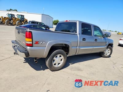 Trzecie zdjęcie samochodu z tyłu: 2006 GMC NEW SIERRA K1500 VIN:2GTEK13T261160308 - miniatura