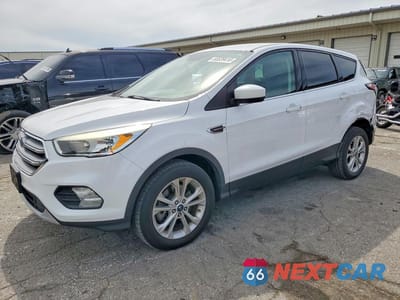 2017 FORD ESCAPE SE 1FMCU9G90HUE32713 - główne zdjęcie licytacji z USA - miniatura