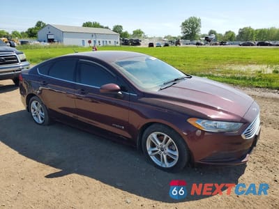 Czwarte zdjęcie samochodu z boku: 2018 FORD FUSION SE HYBRID VIN:3FA6P0LU3JR239134 - miniatura