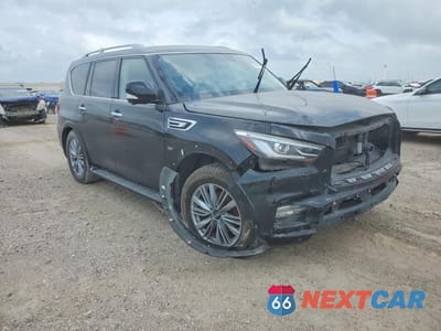 Czwarte zdjęcie samochodu z boku: 2019 INFINITI QX80 LUXE VIN:JN8AZ2NF4K9685982 - miniatura