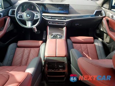 Zdjęcie 8 z 13 samochodu: 2025 BMW X6 XDRIVE40I VIN:5UX33EX05S9Z19738 - miniatura