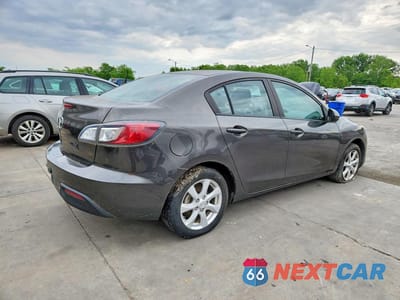 Trzecie zdjęcie samochodu z tyłu: 2010 MAZDA 3 I VIN:JM1BL1SF2A1276411 - miniatura