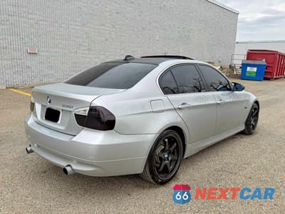 Czwarte zdjęcie samochodu z boku: 2007 BMW 335 I VIN:WBAVB73527PA86445 - miniatura