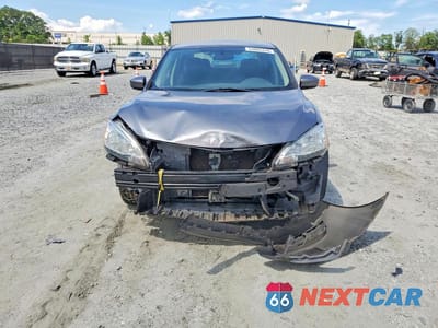 Piąte zdjęcie samochodu w środku: 2015 NISSAN SENTRA S VIN:3N1AB7AP9FY368861 - miniatura