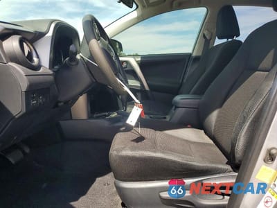 Zdjęcie 7 z 13 samochodu: 2018 TOYOTA RAV4 LE VIN:JTMZFREV7JD127319 - miniatura