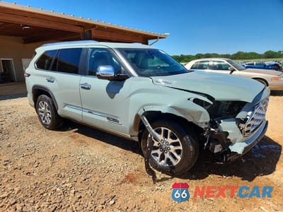 Czwarte zdjęcie samochodu z boku: 2025 TOYOTA SEQUOIA 1794 EDITION VIN:7SVAAABA4SX070257 - miniatura