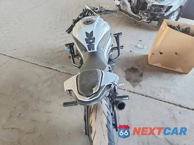 Zdjęcie 6 z 10 samochodu: 2024 BMW S 1000 RR VIN:WB10E6304R6J55352 - miniatura