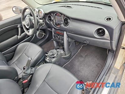 Zdjęcie 8 z 12 samochodu: 2005 MINI COOPER S VIN:WMWRE33455TD92763 - miniatura