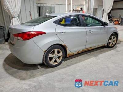 Trzecie zdjęcie samochodu z tyłu: 2011 HYUNDAI ELANTRA GLS VIN:5NPDH4AE3BH002553 - miniatura