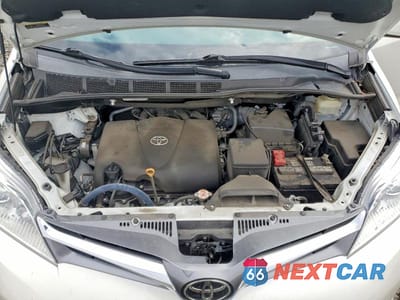 Zdjęcie 12 z 13 samochodu: 2019 TOYOTA SIENNA XLE 7-PASSENGER VIN:5TDDZ3DC9KS216040 - miniatura