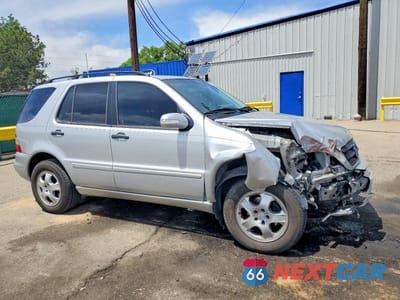 Czwarte zdjęcie samochodu z boku: 2004 MERCEDES-BENZ ML 350 VIN:4JGAB57EX4A477382 - miniatura
