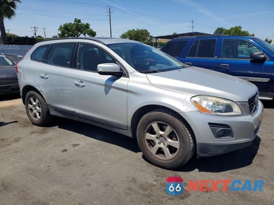 Czwarte zdjęcie samochodu z boku: 2010 VOLVO XC60 3.2 VIN:YV4960DL0A2082633 - miniatura