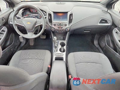 Zdjęcie 8 z 12 samochodu: 2017 CHEVROLET CRUZE LT VIN:3G1BE6SM3HS512474 - miniatura