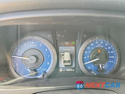 Zdjęcie 9 z 13 samochodu: 2019 TOYOTA SIENNA XLE PREMIUM 8-PASSENGER VIN:5TDYZ3DC6KS995012 - miniatura