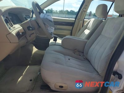 Zdjęcie 7 z 13 samochodu: 2007 MERCURY GRAND MARQUIS GS VIN:2MEFM74V27X615284 - miniatura