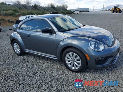 Czwarte zdjęcie samochodu z boku: 2017 VOLKSWAGEN BEETLE 1.8T VIN:3VWF17AT3HM627483 - miniatura