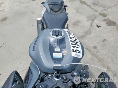 Piąte zdjęcie samochodu w środku: 2025 KAWASAKI ZX636 K VIN:JKBZXJJ1XSA022543 - miniatura