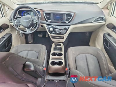 Zdjęcie 8 z 13 samochodu: 2020 CHRYSLER VOYAGER LX VIN:2C4RC1CG7LR237463 - miniatura