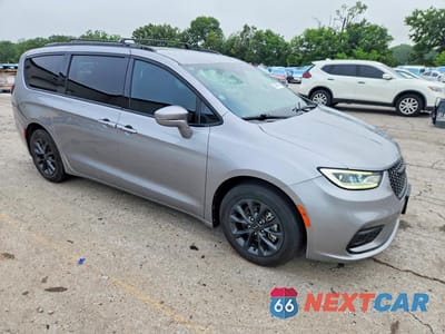Czwarte zdjęcie samochodu z boku: 2021 CHRYSLER PACIFICA TOURING VIN:2C4RC1FG1MR572134 - miniatura