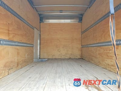 Zdjęcie 10 z 13 samochodu: 2021 ISUZU NPR HD BOX TRUCK VIN:54DC4W1D5MS203588 - miniatura