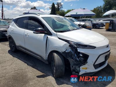 Czwarte zdjęcie samochodu z boku: 2023 CHEVROLET BOLT EUV PREMIER VIN:1G1FZ6S00P4111563 - miniatura