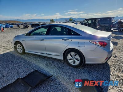 Drugie zdjęcie samochodu z przodu: 2015 HYUNDAI SONATA HYBRID BASE VIN:KMHEC4A42FA128423 - miniatura