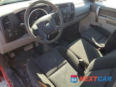 Zdjęcie 8 z 12 samochodu: 2013 CHEVROLET SILVERADO K1500 VIN:1GCNKPE00DZ391900 - miniatura