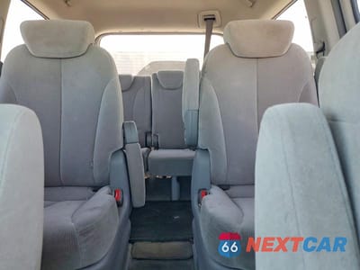 Zdjęcie 10 z 13 samochodu: 2006 KIA SEDONA LX VIN:KNDMB233X66053470 - miniatura