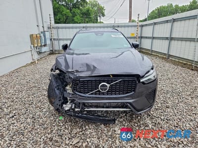 Piąte zdjęcie samochodu w środku: 2024 VOLVO XC60 PLUS VIN:YV4L12RL3R1774993 - miniatura